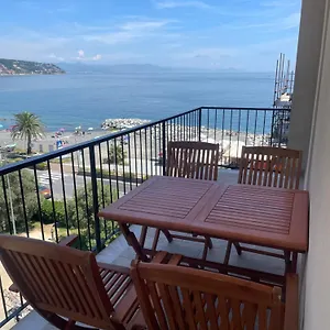 Con Terrazza Fronte Mare Appartamento Cogoleto